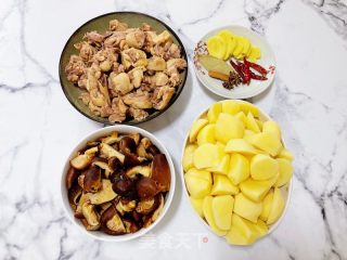 💯软糯鲜美✅香菇土豆炖鸡块‼️香喷喷超下饭的做法步骤：1