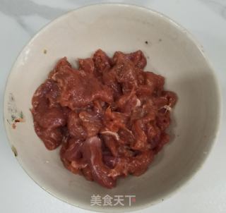 洋葱炒牛肉的做法步骤：3