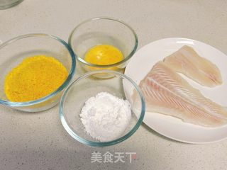 酥炸巴沙鱼的做法步骤：1