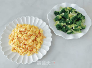 减脂餐～鸡蛋炒虾仁的做法步骤：8