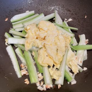 丝瓜炒鸡蛋的做法步骤：6