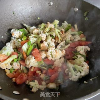 番茄青椒炒菜花的做法步骤：6