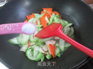 香干胡萝卜炒丝瓜的做法步骤：8