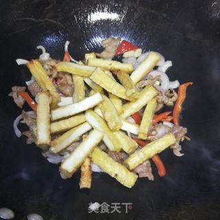 香芹炒豆干的做法步骤：9