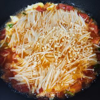 西红柿鸡蛋菌菇汤的做法步骤：6