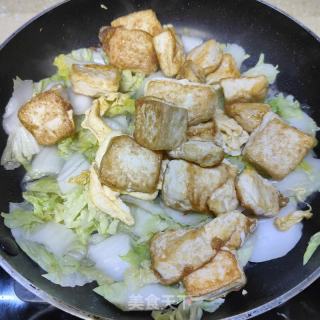 白菜烧豆腐的做法步骤：11