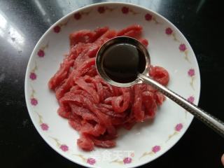 芹菜炒牛肉的做法步骤：2