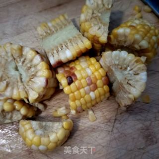 龙骨玉米冬瓜汤的做法步骤：2