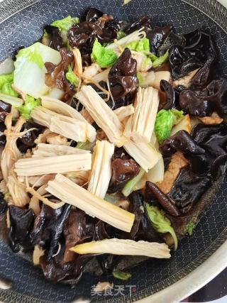 腐竹白菜炖肉的做法步骤：11