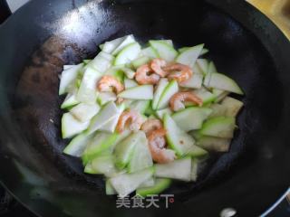 干虾烧蒲瓜的做法步骤：6