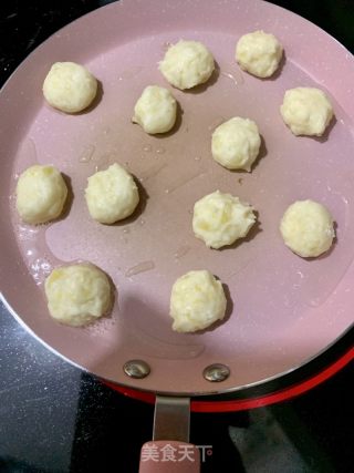 香煎土豆丸子的做法步骤：6