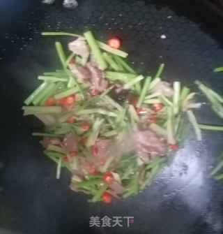 芹菜炒牛肉的做法步骤：7