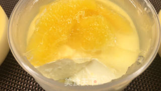 香橙牛奶布丁，口感Q弹嫩滑，橙香清新，奶香浓郁。的做法步骤：16