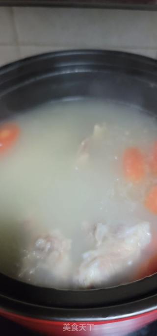 竹芋胡萝卜猪骨汤的做法步骤：7