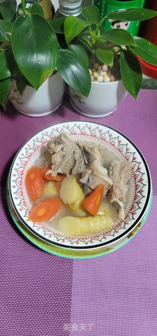 竹芋胡萝卜猪骨汤的做法步骤：8