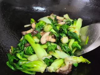 青菜炒花菇的做法步骤：6