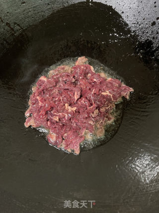 西兰花口蘑炒牛肉的做法步骤：8