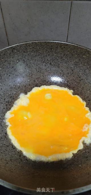 香菜炒鸡蛋的做法步骤：5