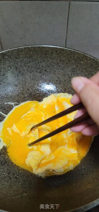 香菜炒鸡蛋的做法步骤：6