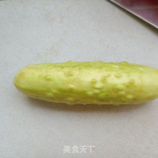白玉黄瓜拌活海参的做法步骤：1