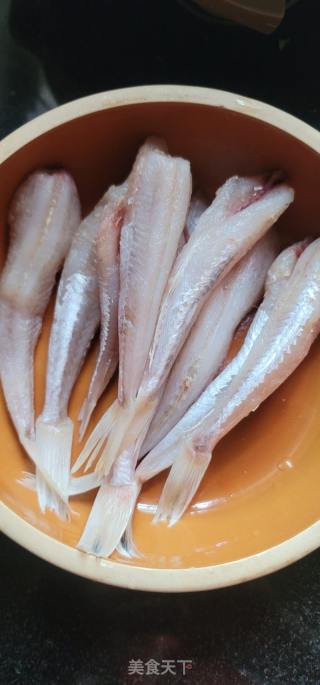 香煎红娘鱼的做法步骤：1