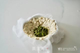 鱼籽香椿豆腐，家宴做起来不输米其林的做法步骤：4