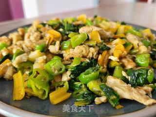 黄色莙荙菜线椒炒鸡蛋的做法步骤：11