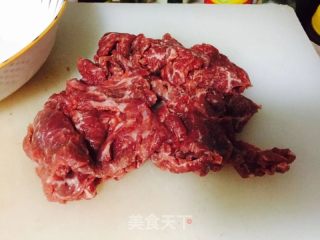 水煮牛肉的做法步骤：1