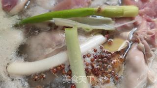 红油兔丁的做法步骤：1