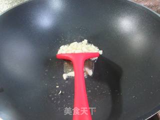 油麦菜炒海鲜菇的做法步骤：5