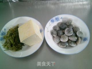 咸菜蛤蜊煮豆腐的做法步骤：1