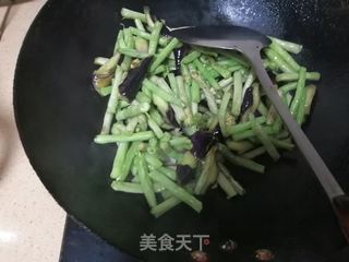 白豆角炒茄子的做法步骤：5