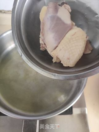 四季豆千张焖鸡腿肉的做法步骤：4