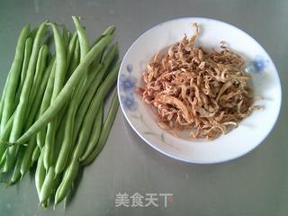 大头菜丝炒梅豆的做法步骤：1