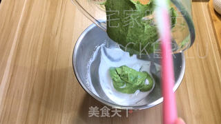 抹茶爆浆奶油松饼，清香与醇厚完美融合，一入口瞬间在口中弥漫开来。的做法步骤：7