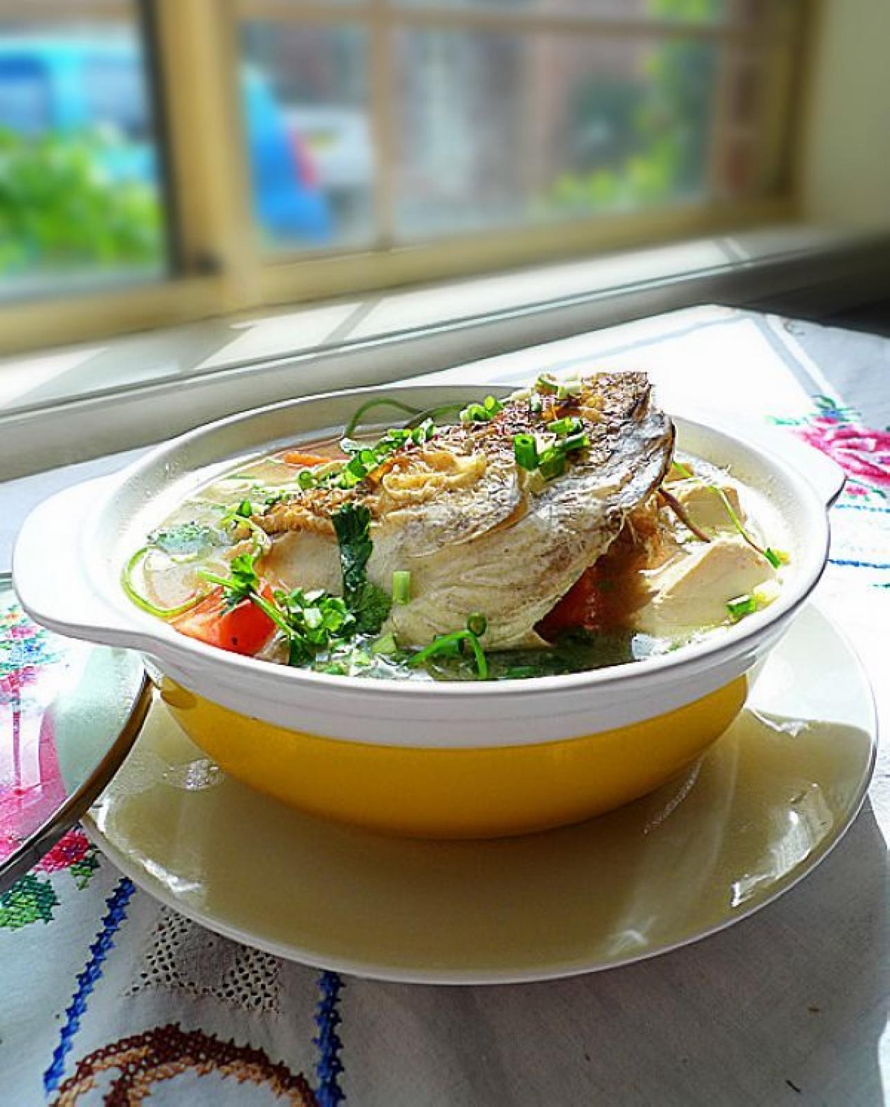 三文鱼头豆腐汤图片