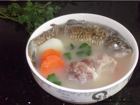 淮山胡蘿蔔鯽魚湯 春季養生湯_淮山胡蘿蔔鯽魚湯_柴哇哇學煮飯的日誌