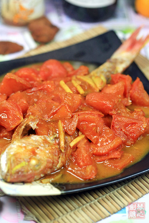 番茄煮红衫鱼图片