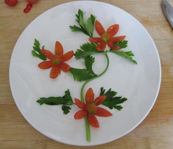 小柿子造型摆成花图片