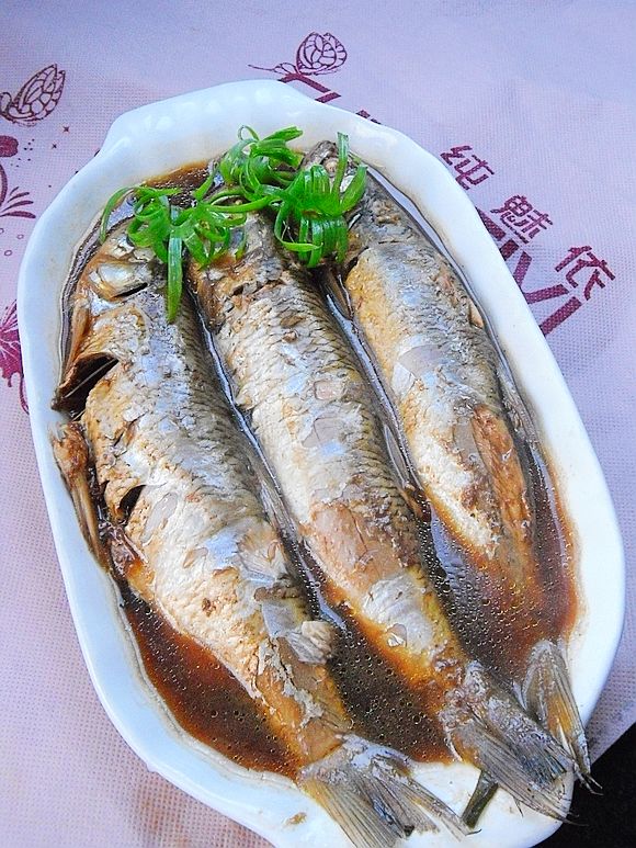 它和鰲花魚,鯿花魚,島子魚都是松花湖的特產,