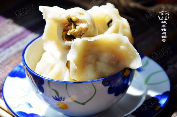 酸菜猪肉饺子 经典东北味的纯手工水饺 酸菜猪肉饺子 日志 美食天下