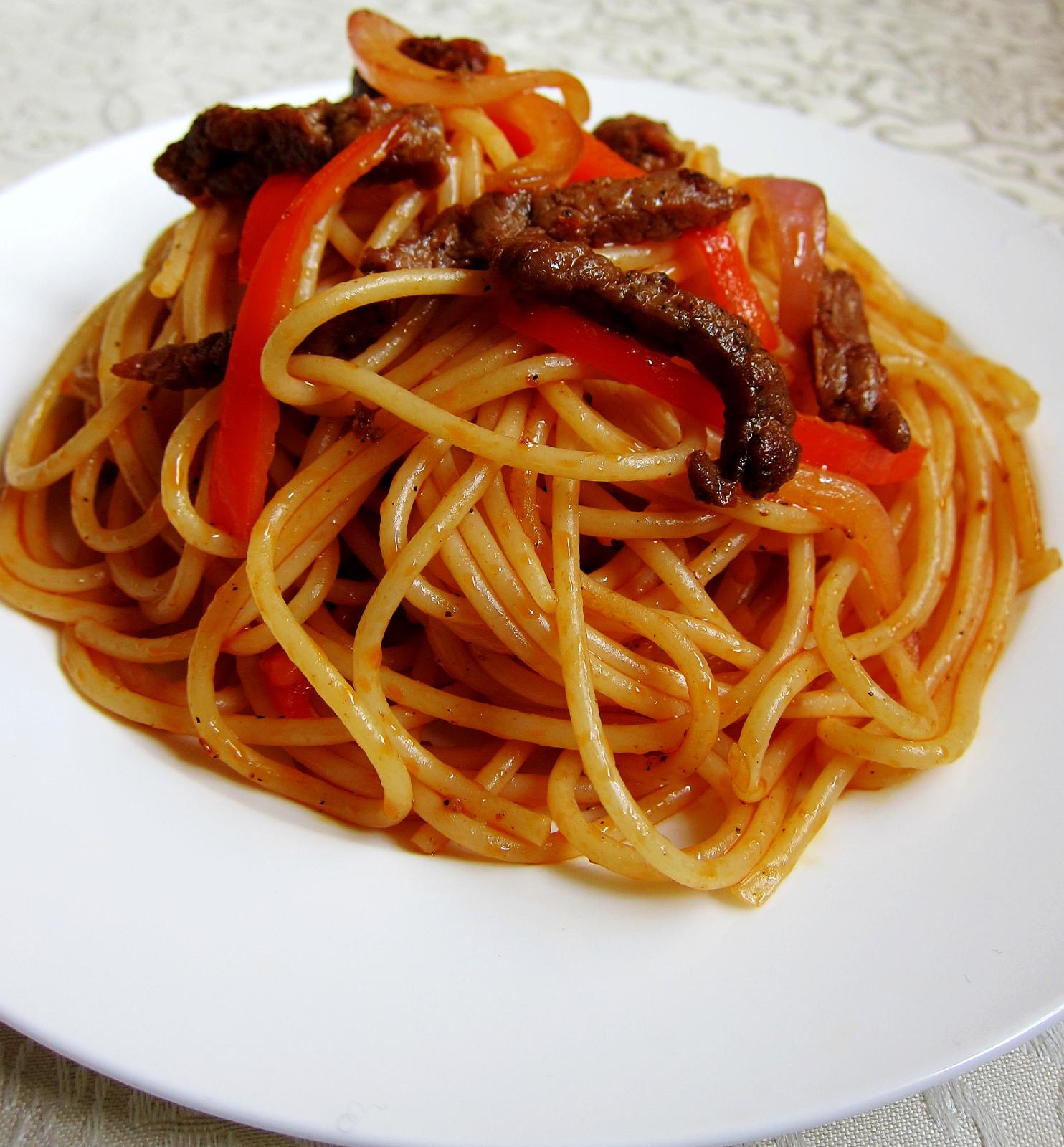 意大利面,又称之为意粉,是西餐品种中最接近中国人饮食习惯,最容易被