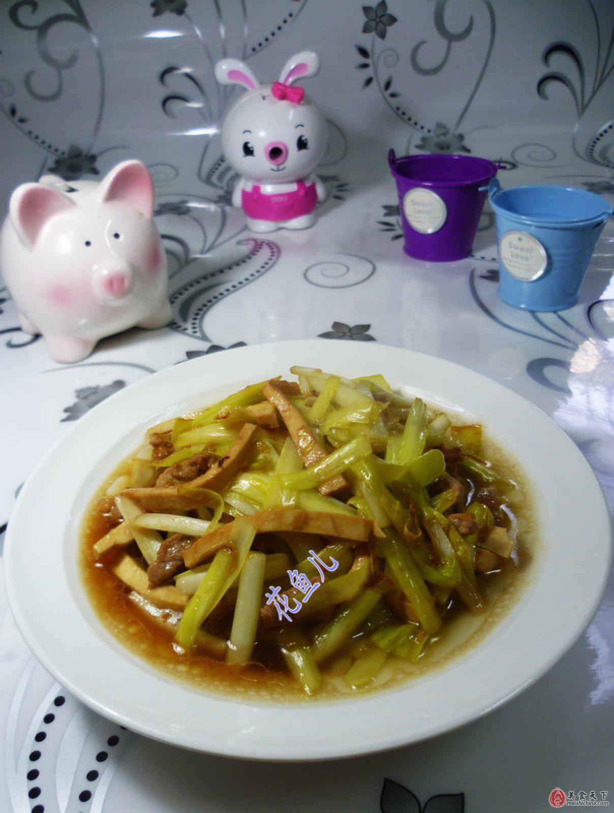 家常小菜下飯飯哦~~~~~~瘦肉絲豆腐乾炒韭菜芽