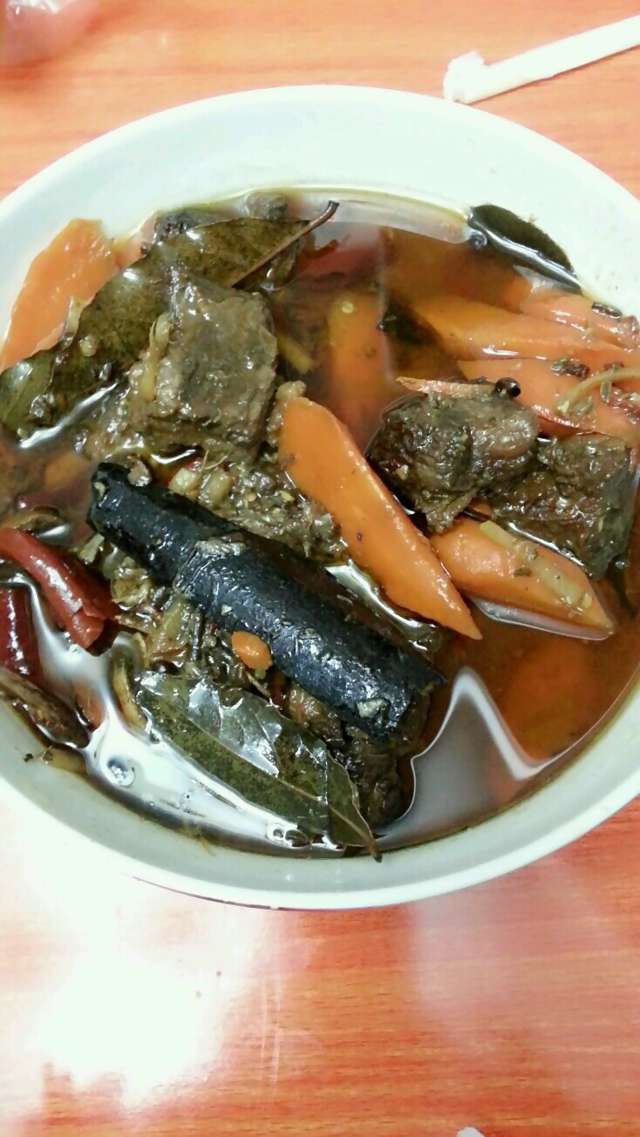 萝卜炖狗肉