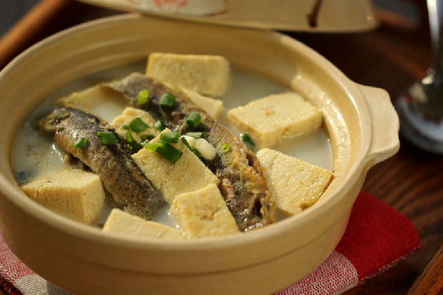 泥鳅炖豆腐更能补钙
