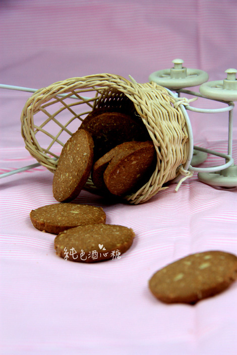 巧克力椰香榛子圆饼——补充身体能量的零食