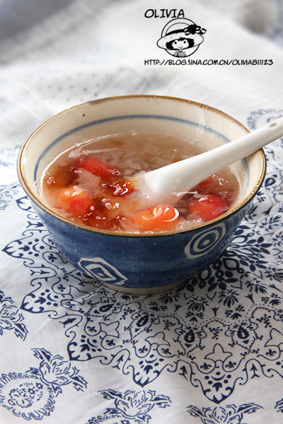 蔬香世家夏日清爽菜谱：夏季女性必备的一碗滋补美白养颜羹【樱桃桃胶银耳羹】