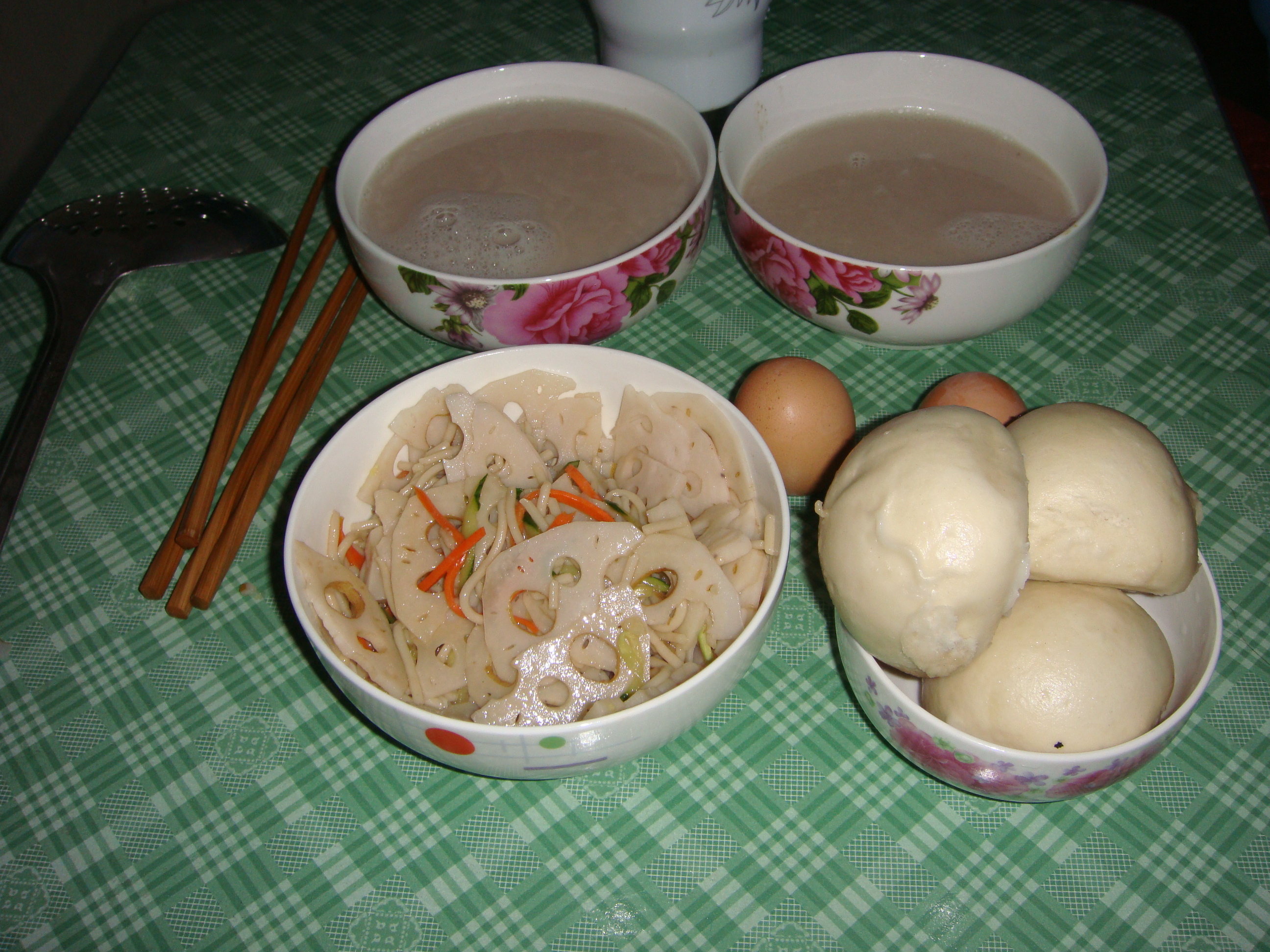 【早餐记录】馒头 鸡蛋 豆浆 凉菜,一顿由馒头,鸡蛋,自制豆浆,精美