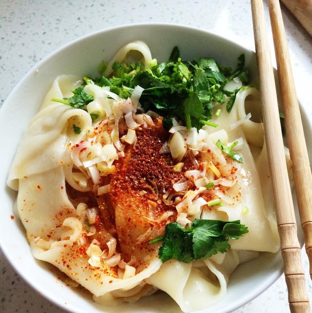 還是喜歡吃麵 自己做給自己吃 陝西正宗油潑扯麵