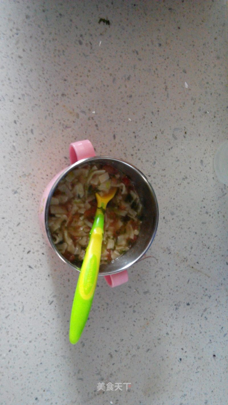 一个儿童节,给儿子做的西红柿菠菜虾泥面条,买